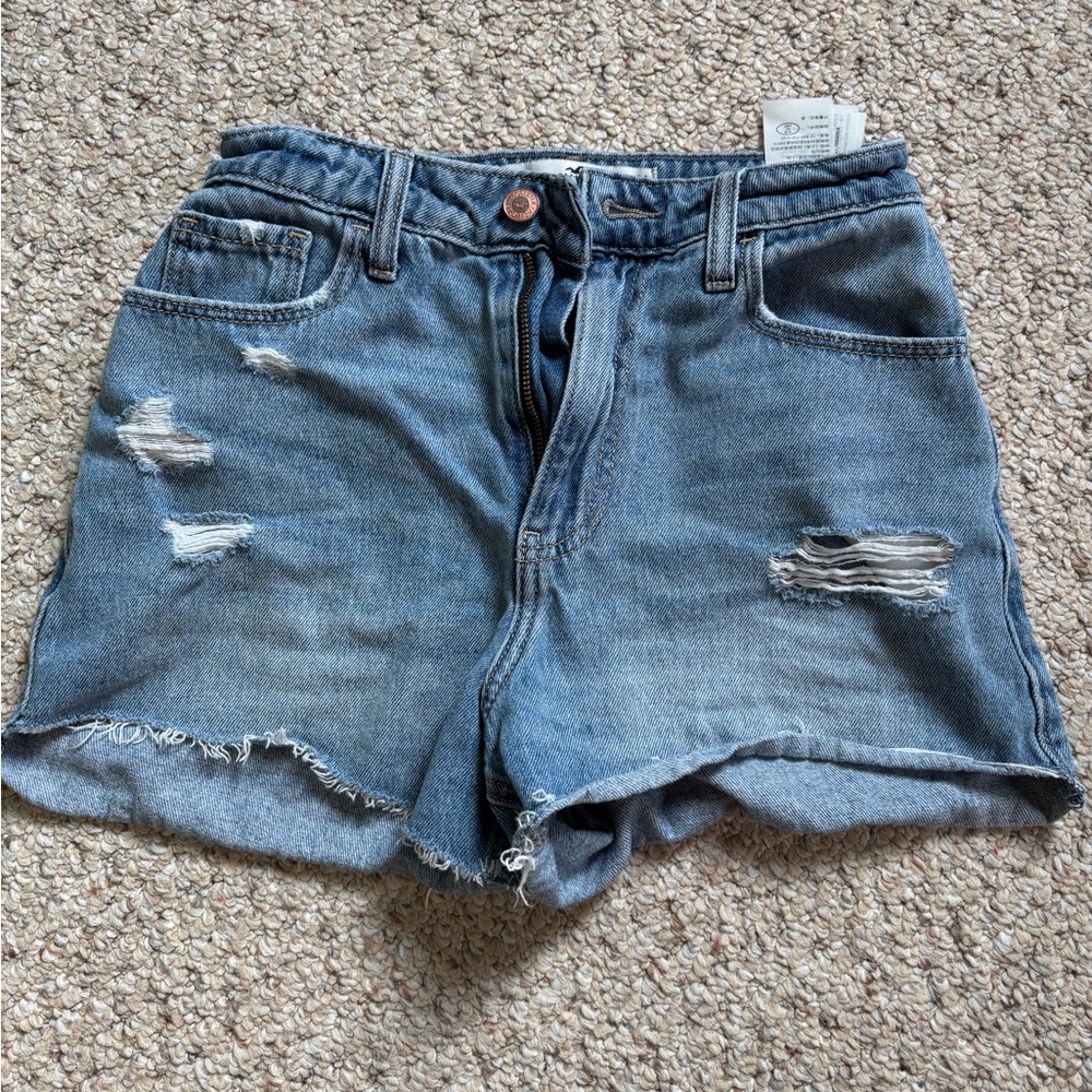 Hollister • High Rise Distressed Shorts